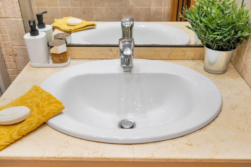 Lodging Apartments Villa De Gracia 2 Bedroom Cozy Apartment Barcelona Kültér fotó